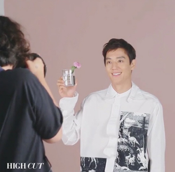 Tai tu ‘Chuyen tinh Harvard’ nhi nhanh tren tren tap chi anh 6