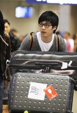 Nhung quan ly dien trai cua than tuong Kpop anh 9