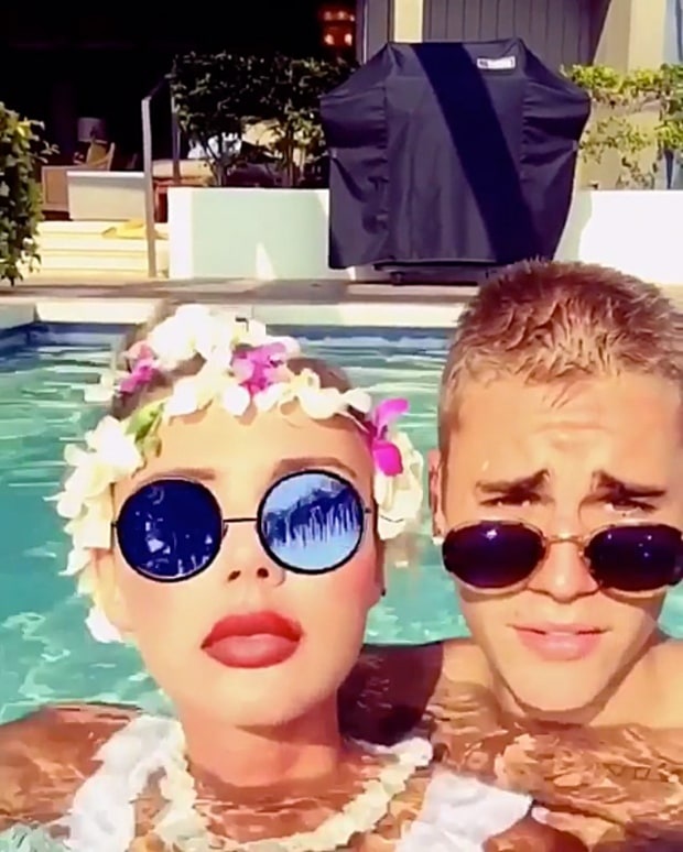 Gap go chan dai ban nude ben Justin Bieber anh 6