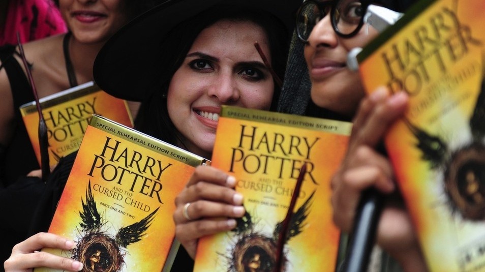 Nguoi ham mo that vong vi sach moi ve Harry Potter hinh anh