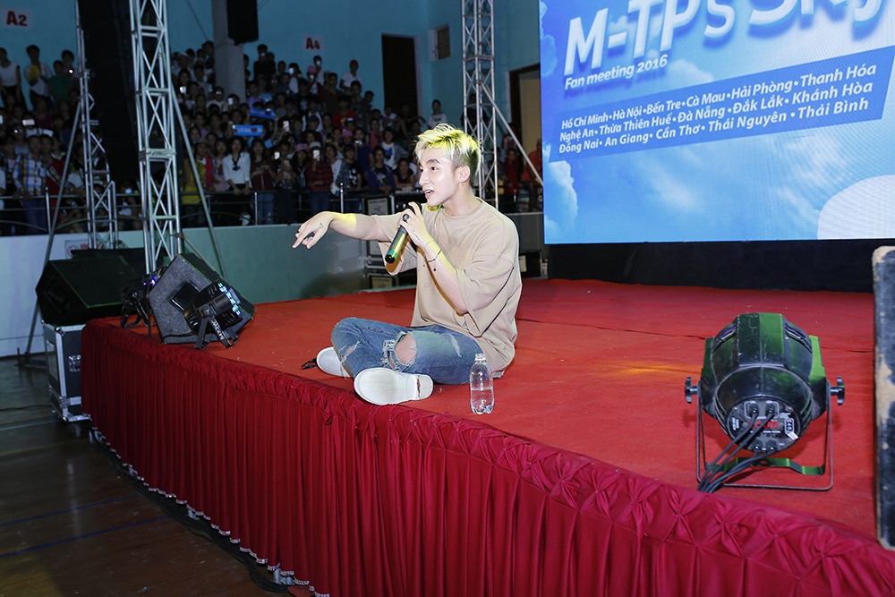 Son Tung hop fan o Thai Binh anh 9