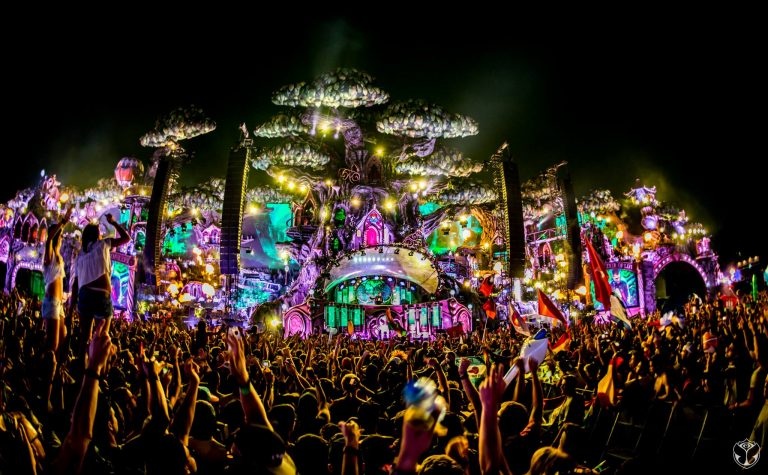 Đắm chìm trong không khí lễ hội EDM với Aftermovie của Tomorrowland ảnh 1 Dam chim trong khong khi le hoi EDM voi Aftermovie cua Tomorrowland anh 1