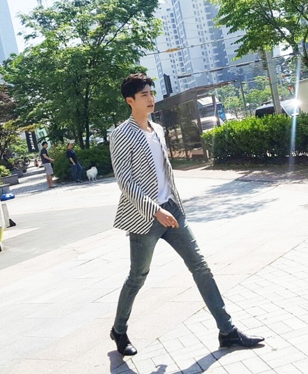 Thoi trang cua Lee Jong Suk anh 5