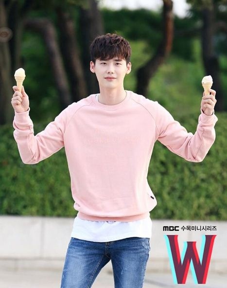 Thoi trang cua Lee Jong Suk anh 16