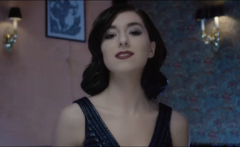 Lang nghe ca khuc Christina Grimmie ap u truoc khi mat hinh anh