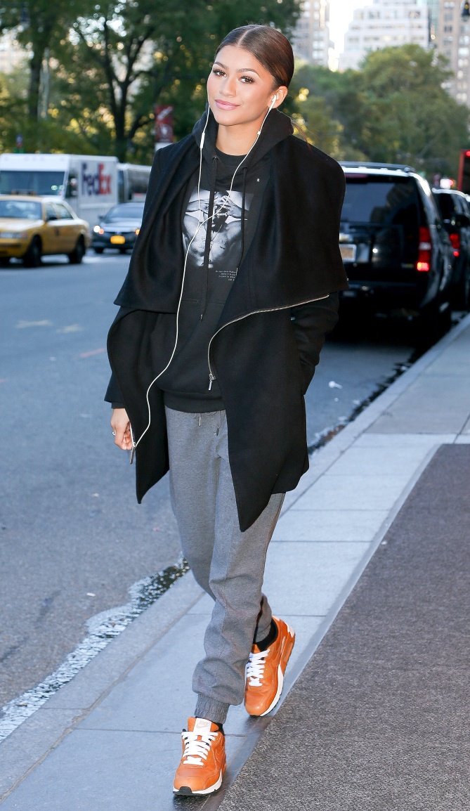 Sao Hollywood va giay sneakers anh 4