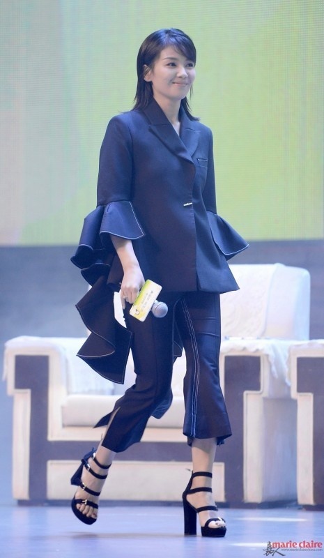 thoi trang cua my nhan Hoa ngu anh 10