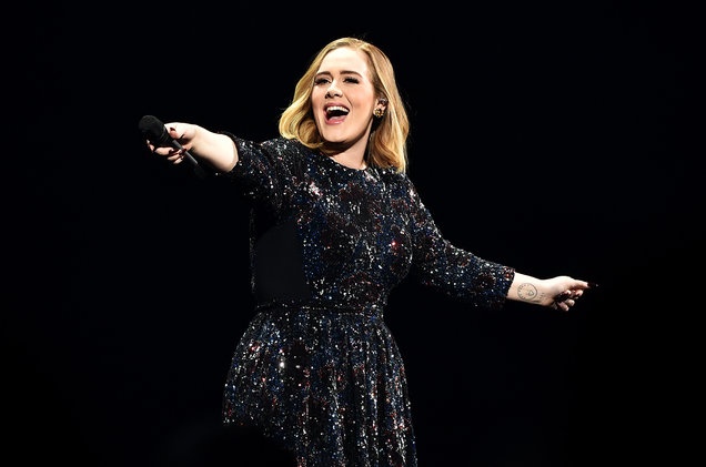 Adele tu choi bieu dien Super Bowl: ‘Toi khong phai Beyonce' hinh anh