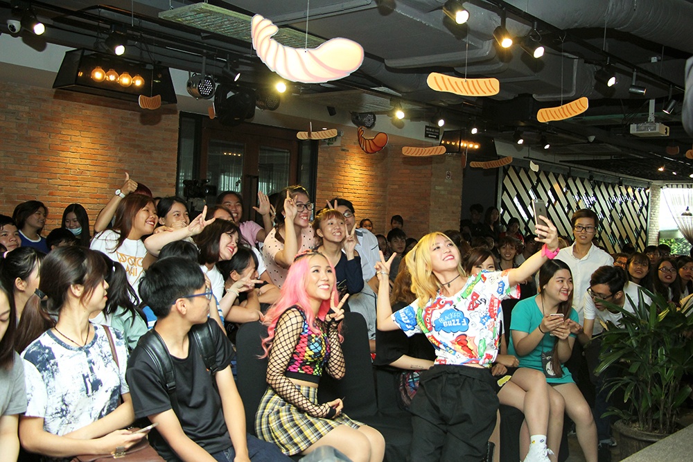 Dong Nhi hat live Trach ai bay gio anh 2