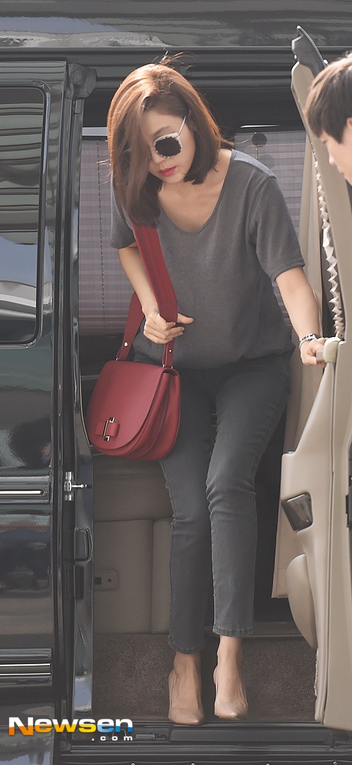 Kim Ha Neul o san bay anh 1