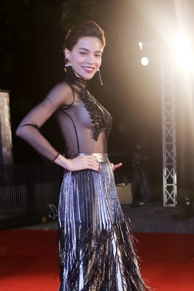 Ho Ngoc Ha mac ho bao anh 1