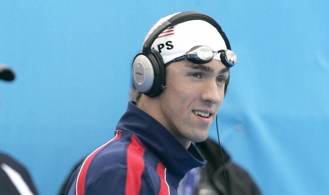 Michael Phelps bat mi ly do nghe nhac truoc gio thi dau hinh anh