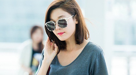 Kim Ha Neul xuat hien o san bay voi kieu toc moi hinh anh