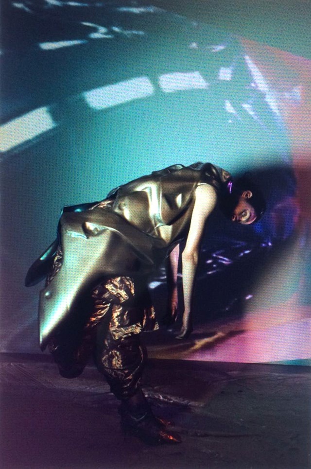 Khi quan ao duoc lam tu…vo xe may anh 3