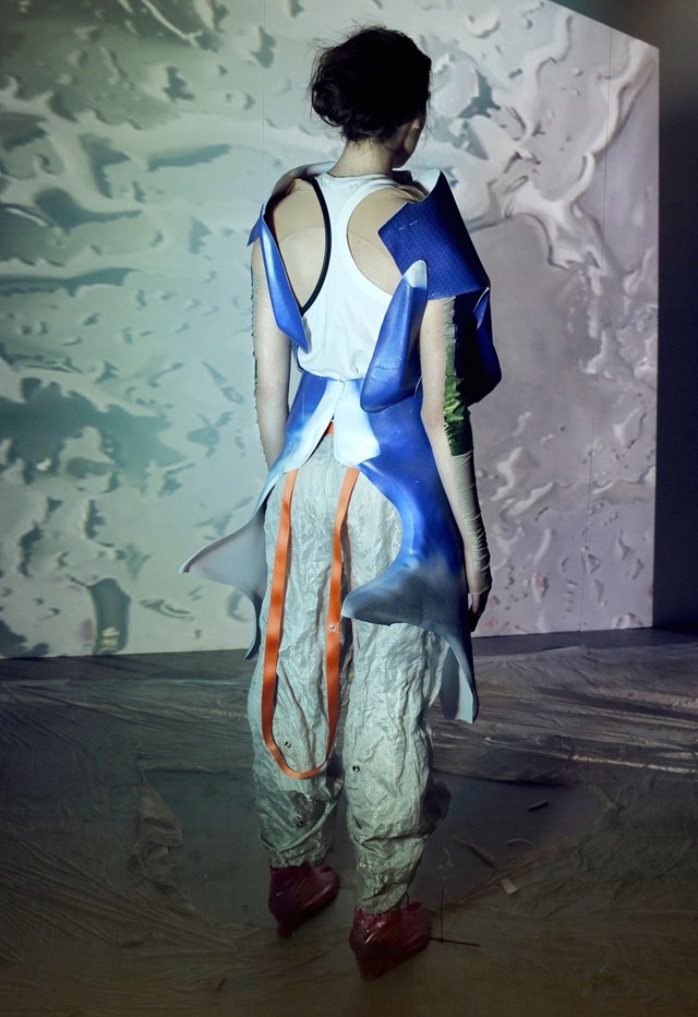 Khi quan ao duoc lam tu…vo xe may anh 5