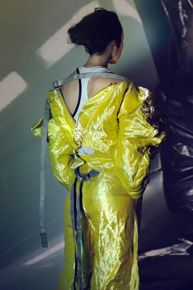 Khi quan ao duoc lam tu…vo xe may anh 6