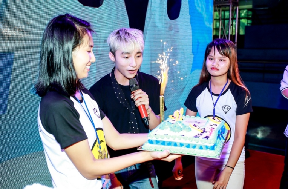 Sơn Tùng họp fan Thái Nguyên ảnh 10 Son Tung hop fan Thai Nguyen anh 10