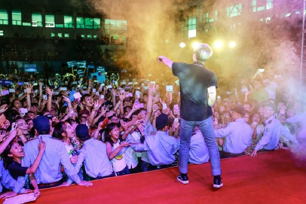 Sơn Tùng họp fan Thái Nguyên ảnh 12 Son Tung hop fan Thai Nguyen anh 12