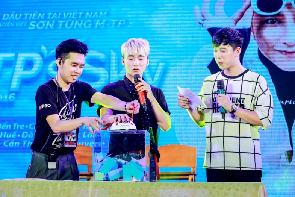 Sơn Tùng họp fan Thái Nguyên ảnh 8 Son Tung hop fan Thai Nguyen anh 8