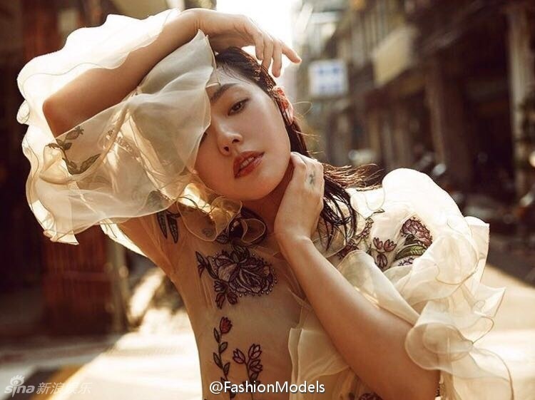 Tieu S tren tap chi anh 6