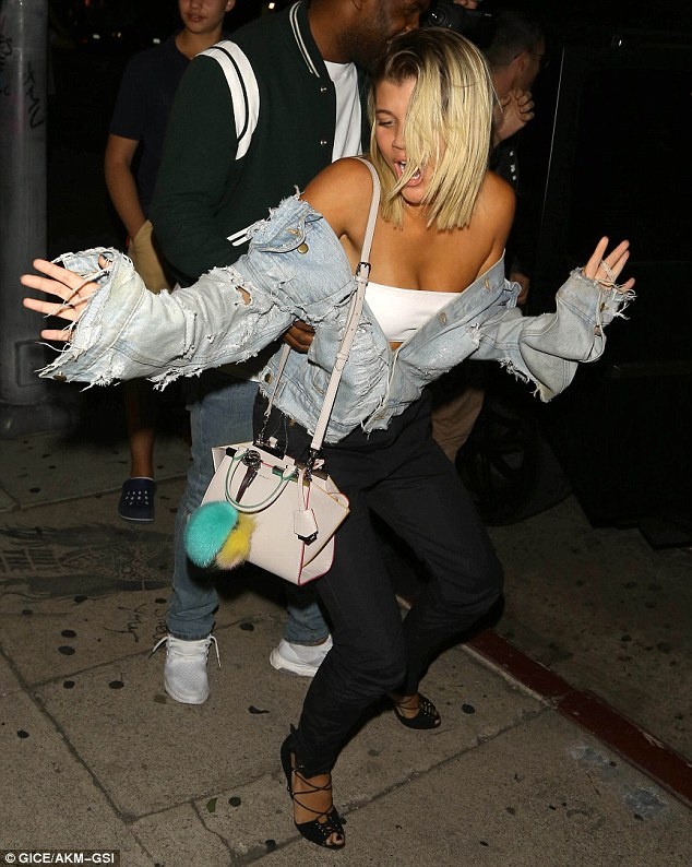 Sofia Richie tung bung don tuoi 18 voi Justin Bieber anh 4