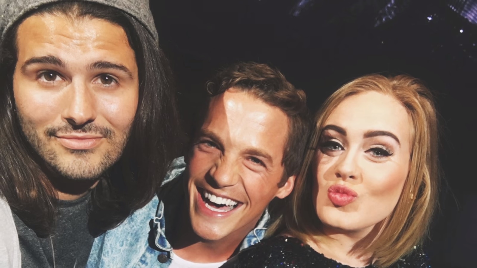 Adele khien fan nghen ngao vi nhan loi den du dam cuoi hinh anh