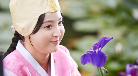 Canh hoa trang cua cong chua beo phim co trang Han hinh anh