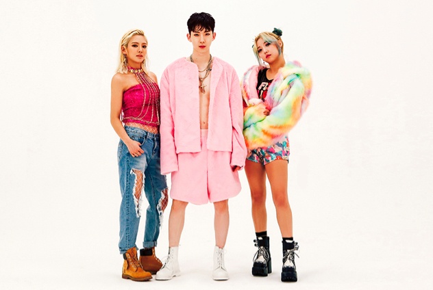 SM bắt tay JYP ảnh 1 SM bat tay JYP anh 1