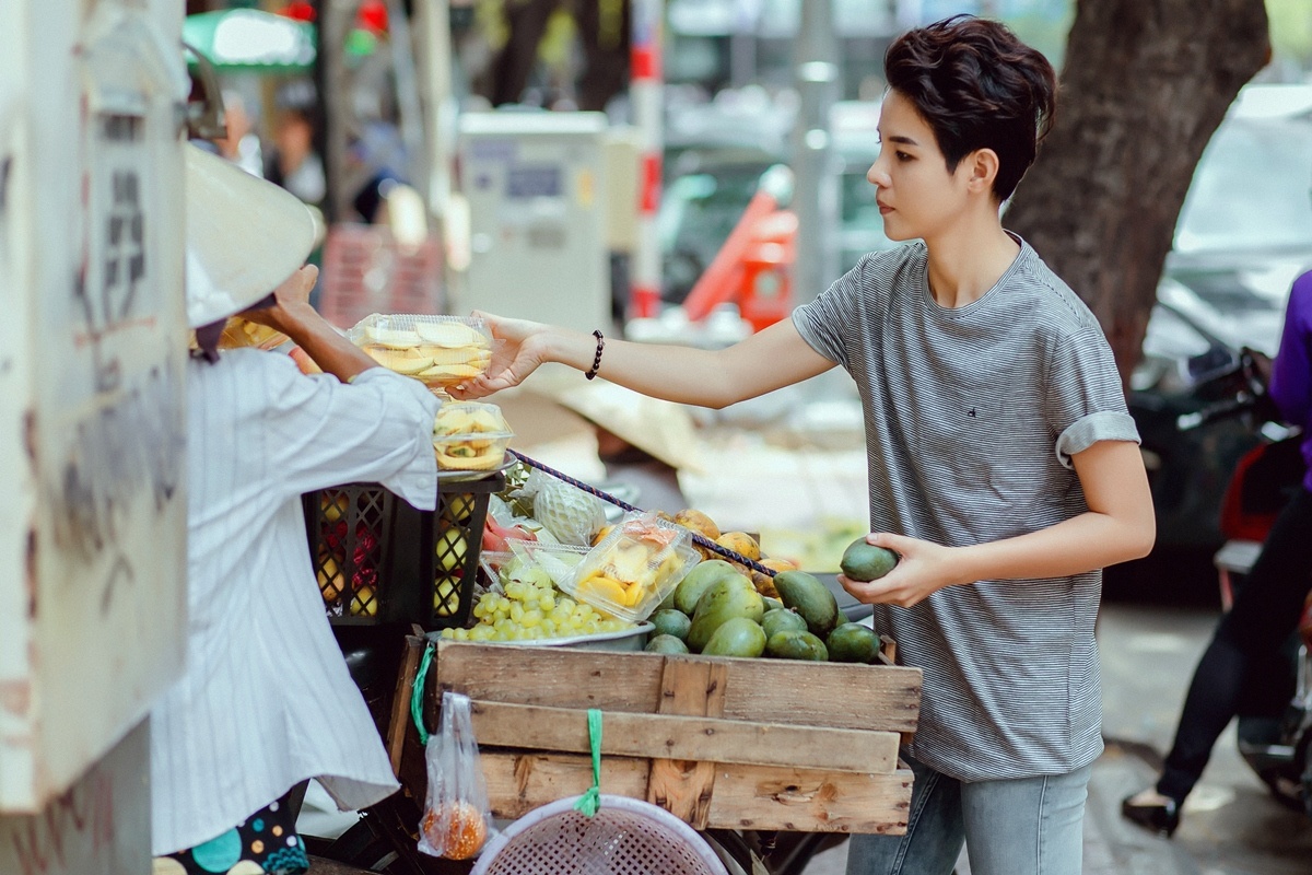 Ca khuc Goc ban cong - Vu Cat Tuong hinh anh