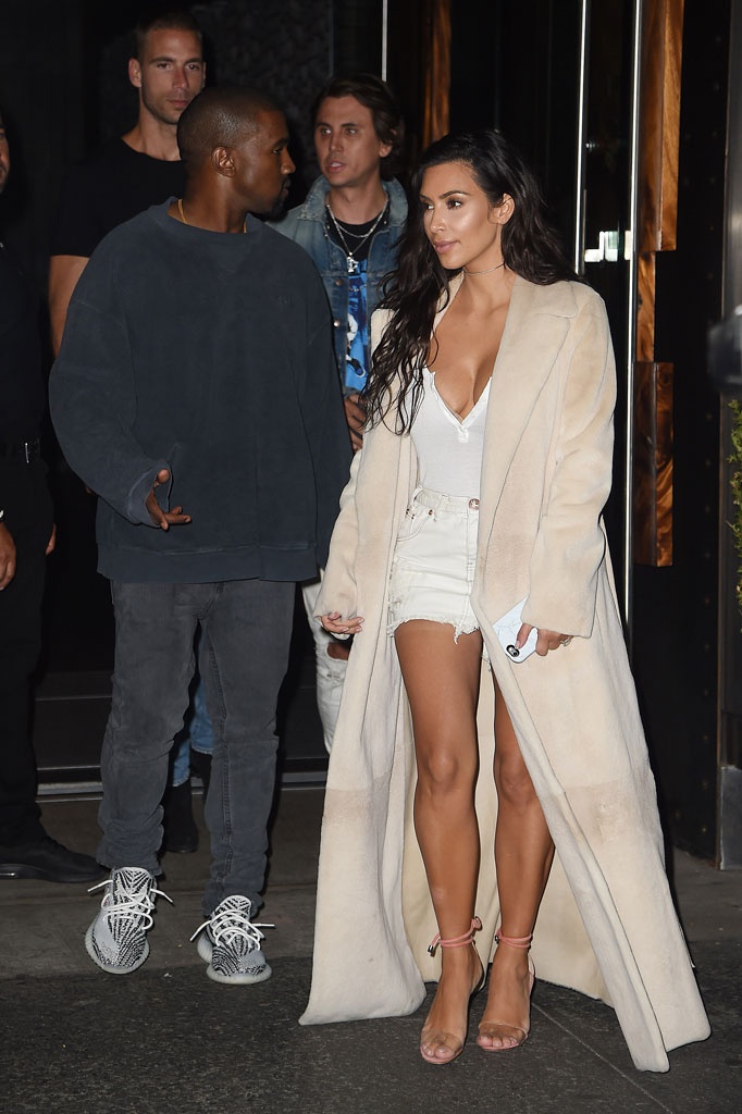 Kim Kardashian tranh lo nguc anh 1