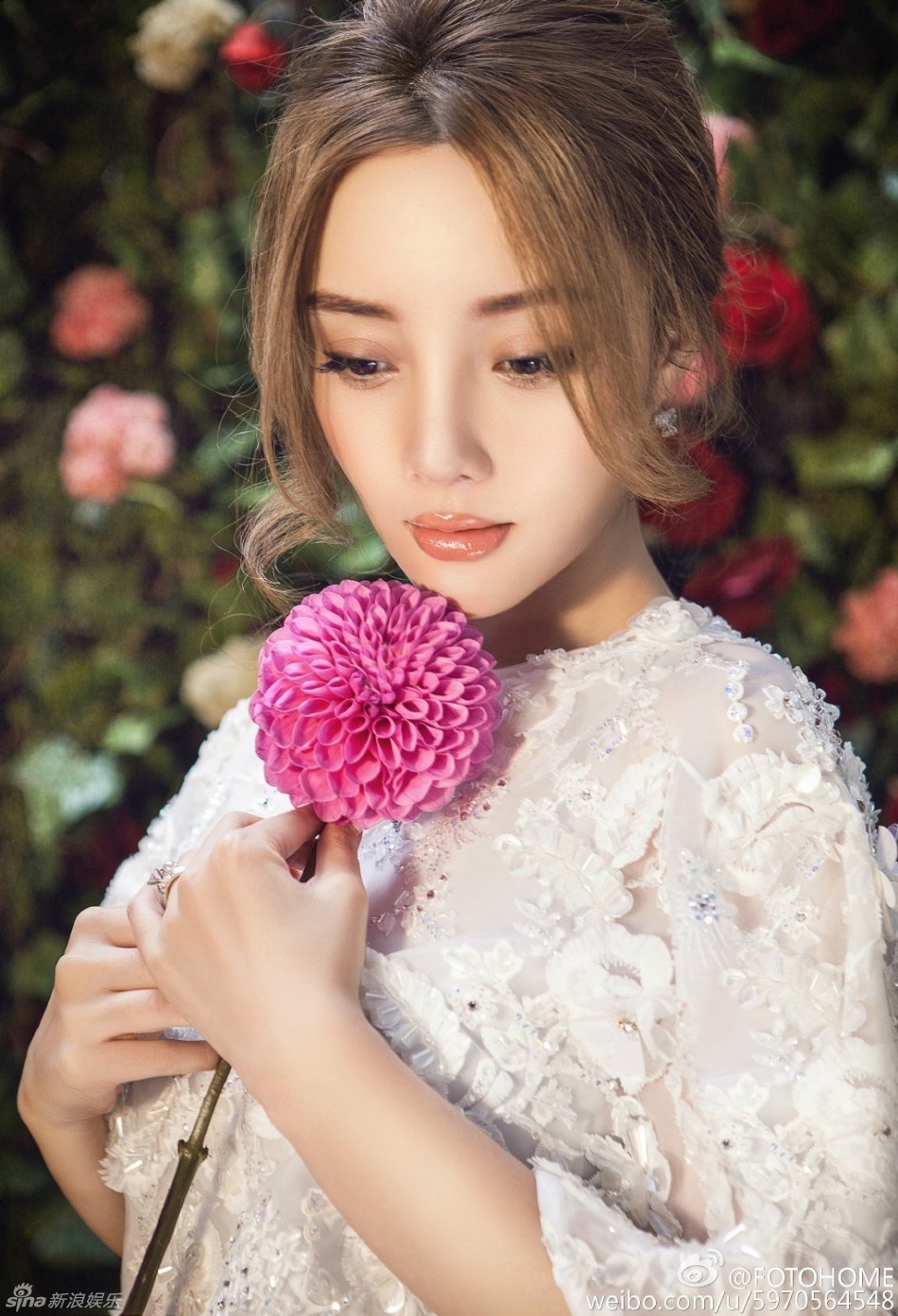 Ly Tieu Lo mac vay cuoi anh 4