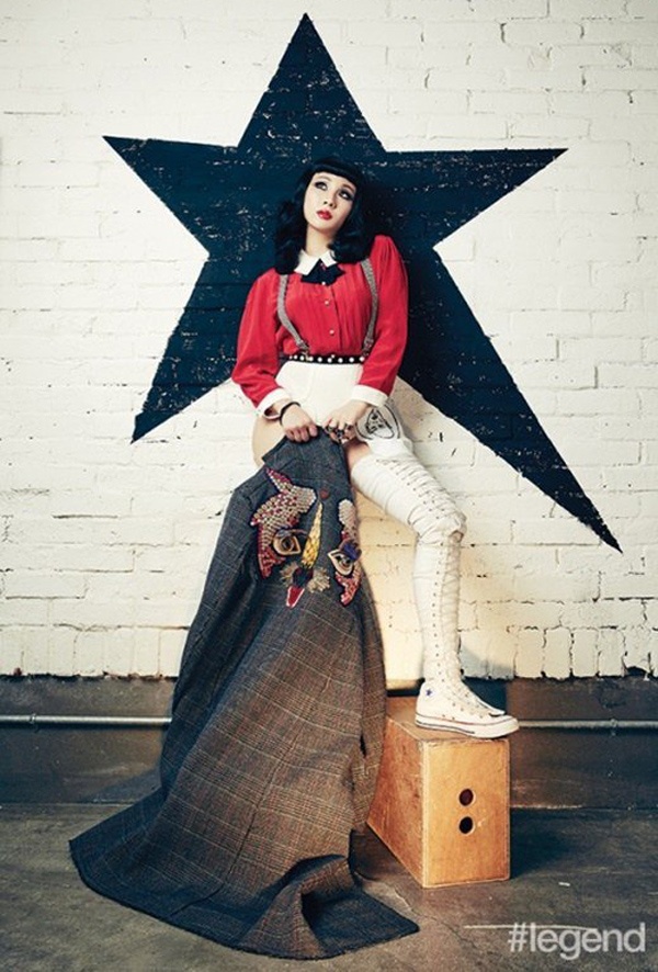 CL gay soc tren tap chi anh 7