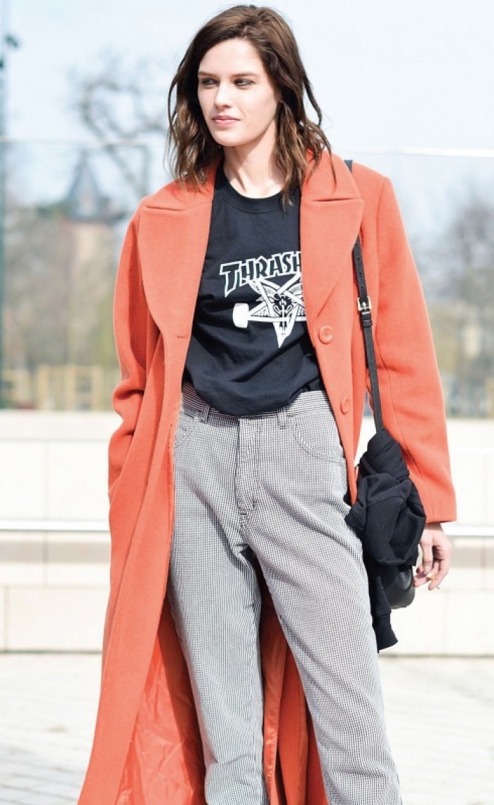 Graphic Tee: Sự trở lại nhuốm màu nổi loạn ảnh 8 Graphic Tee: Su tro lai nhuom mau noi loan anh 8