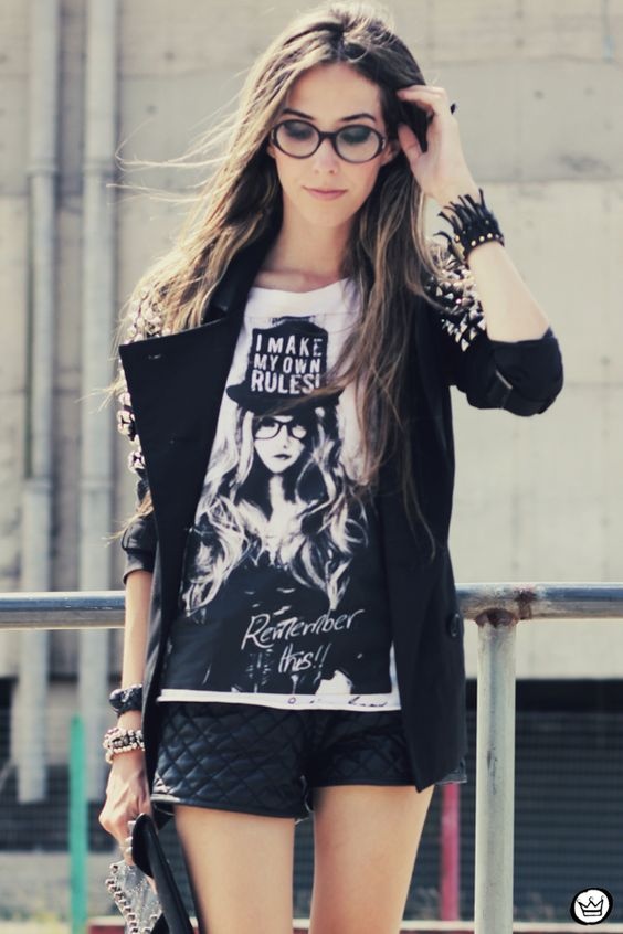 Graphic Tee: Sự trở lại nhuốm màu nổi loạn ảnh 3 Graphic Tee: Su tro lai nhuom mau noi loan anh 3