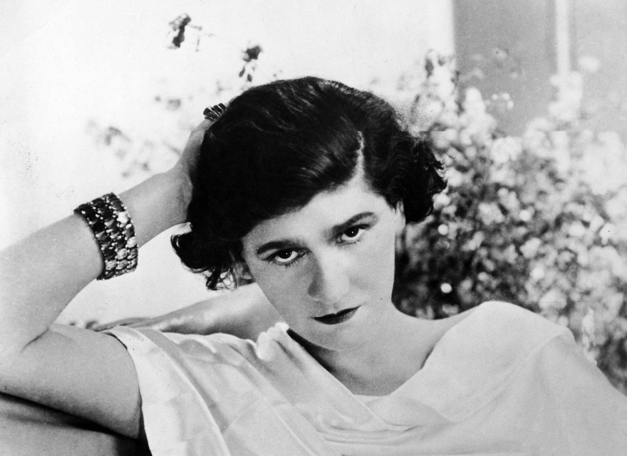 Xây dựng tủ quần áo lý tưởng như Coco Chanel ảnh 3 Xay dung tu quan ao ly tuong nhu Coco Chanel anh 3