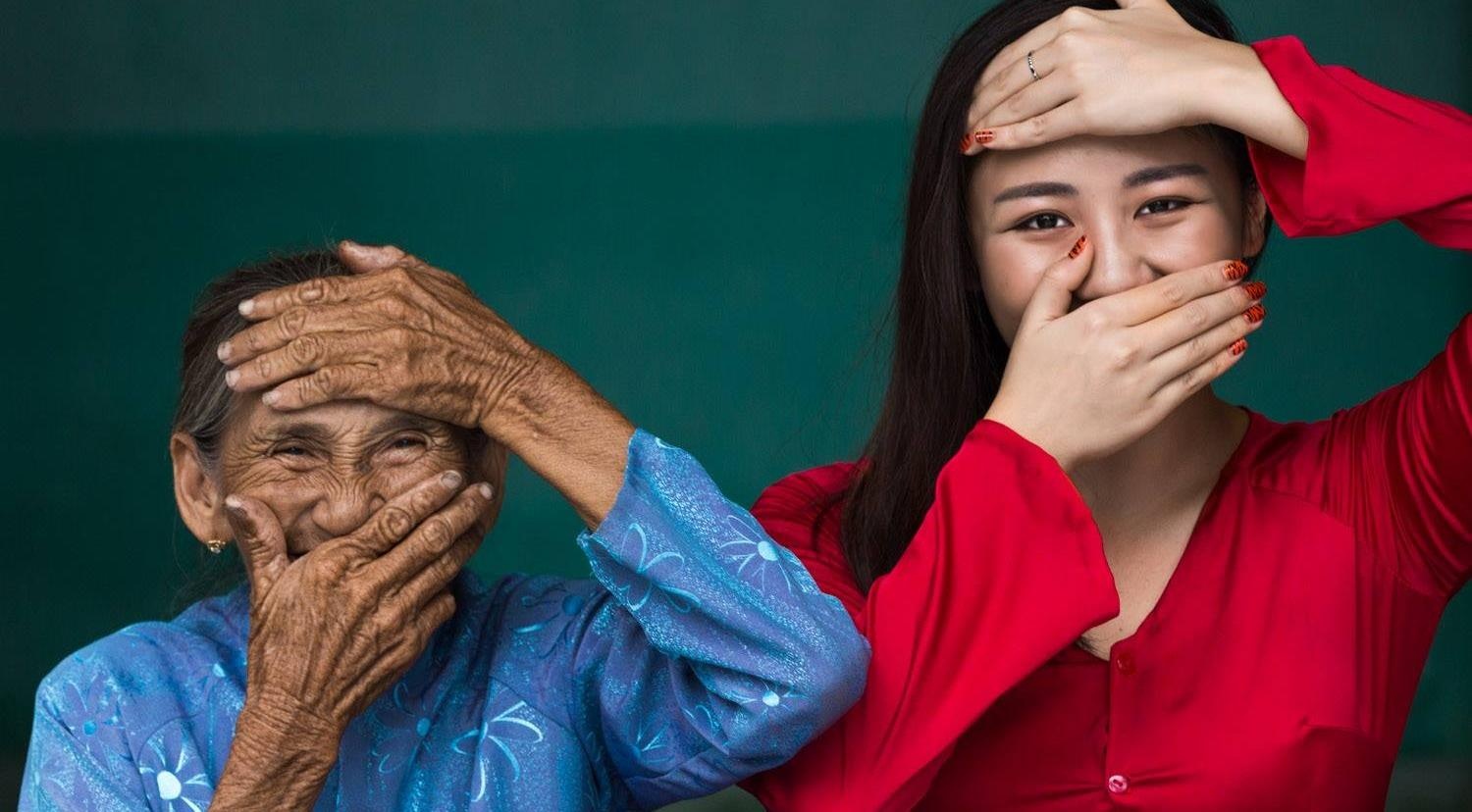 Van Mai Huong dep diu dang duoi ong kinh nhiep anh gia Phap hinh anh