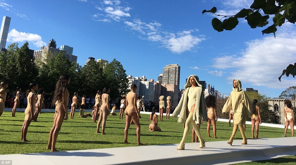 Kanye West gioi thieu BST anh 1