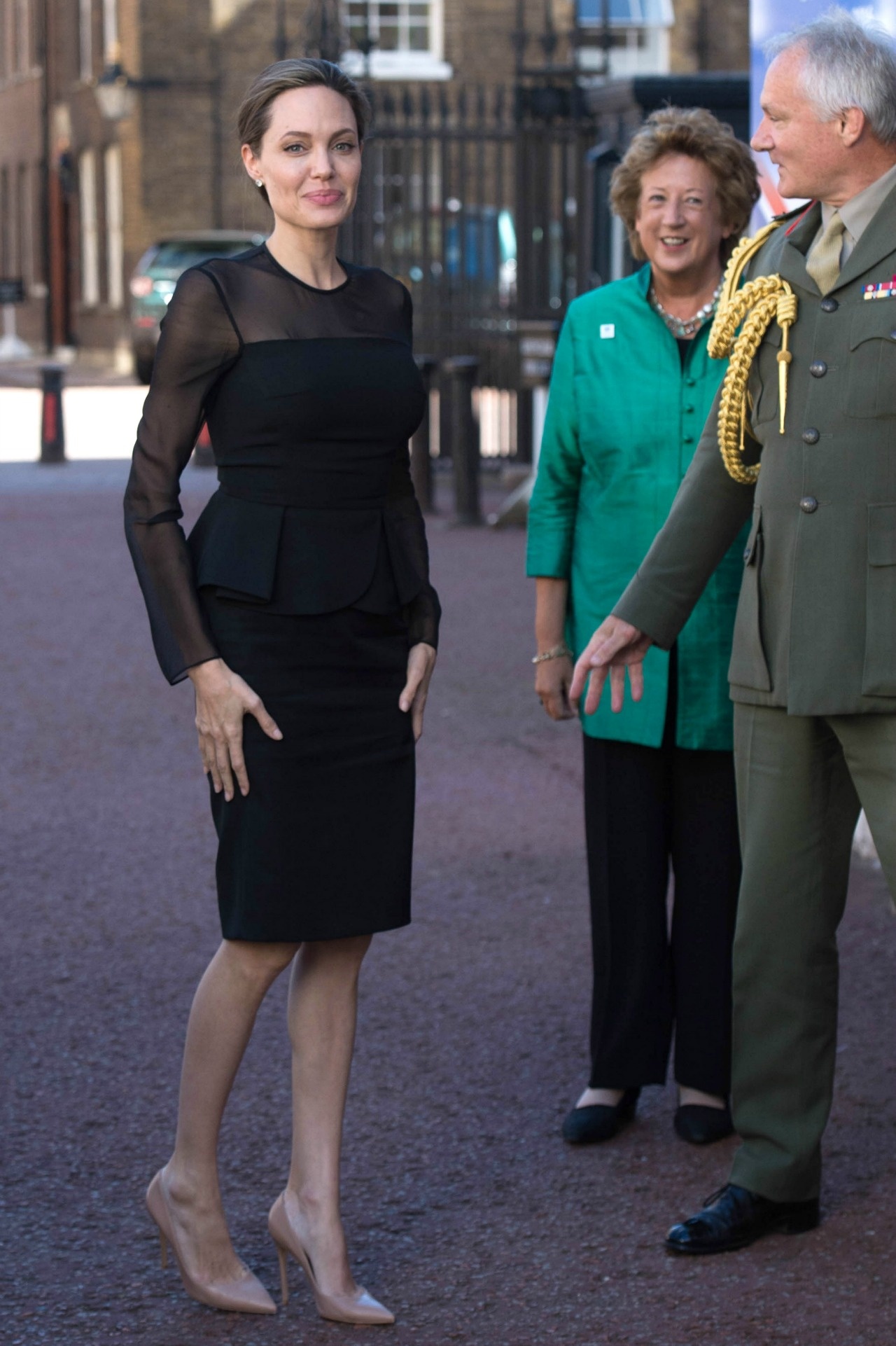 Angelina Jolie ngay cang gay go anh 1