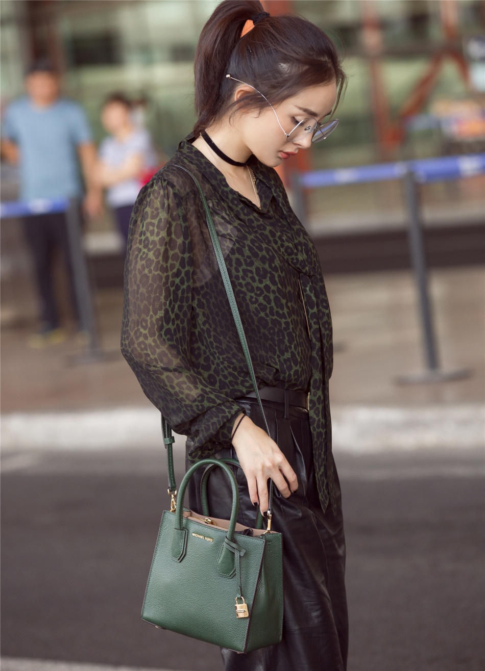 Duong Mich va thoi trang san bay anh 3