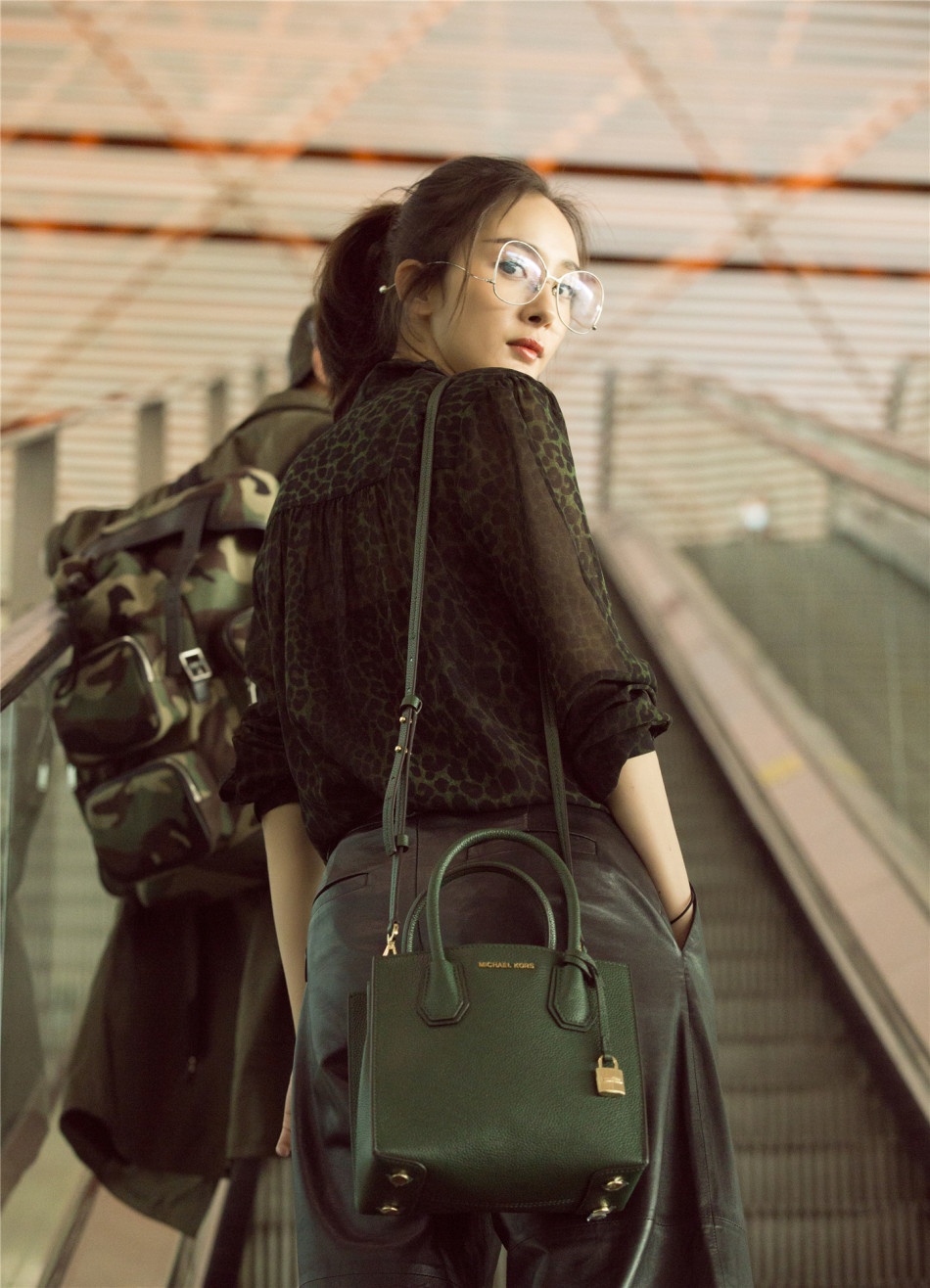 Duong Mich va thoi trang san bay anh 4