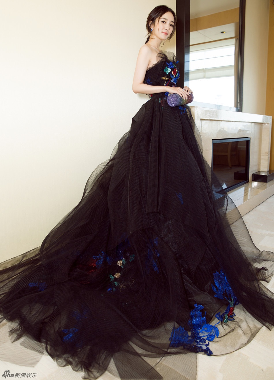 Duong Mich va thoi trang san bay anh 5