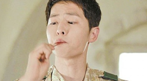 Nguoi khen ke che vi chieu quang cao trong phim Han hinh anh