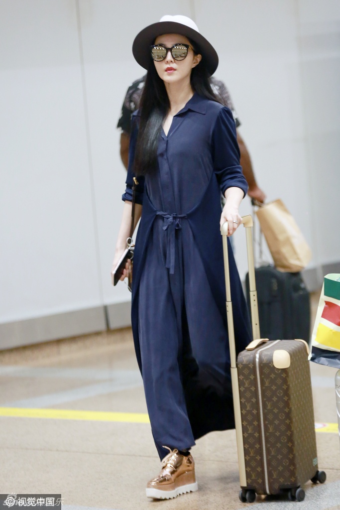 Pham Bang Bang nghien giay anh 1