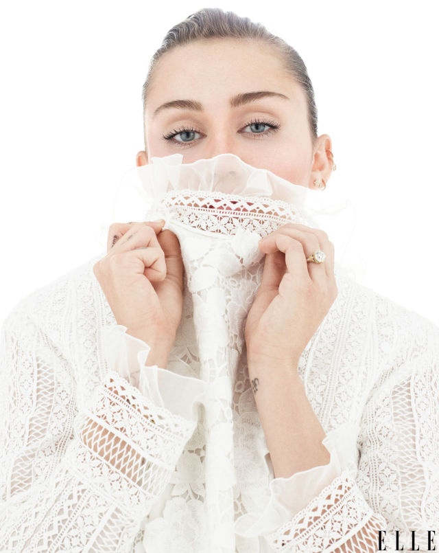 Miley Cyrus trải lòng về thị phi, quyết định rời xa công chúng ảnh 3 Miley Cyrus trai long ve thi phi, quyet dinh roi xa cong chung anh 3