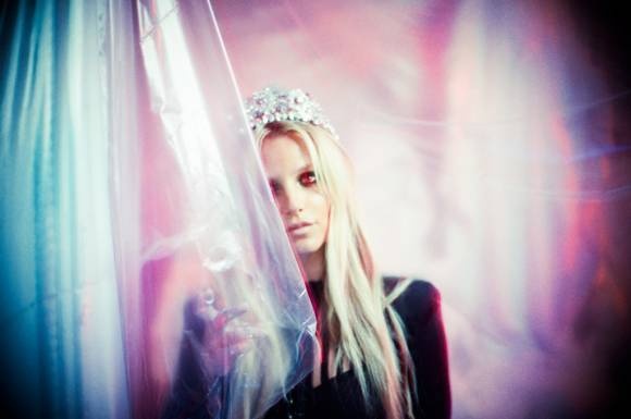 Bộ ảnh mới của Britney Spears bị chê bai thậm tệ  ảnh 5 Bo anh moi cua Britney Spears bi che bai tham te anh 5