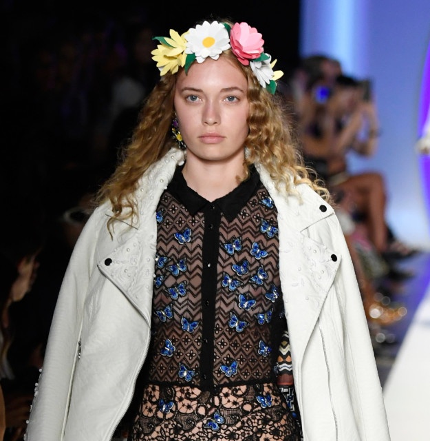 NYFW: Bo loc cua Snapchat buoc ra doi thuc anh 4