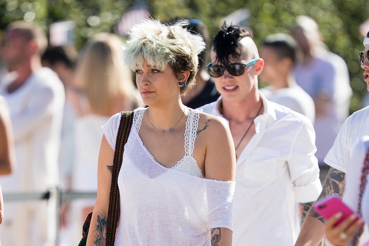 Con gai Michael Jackson khoc loc anh 1