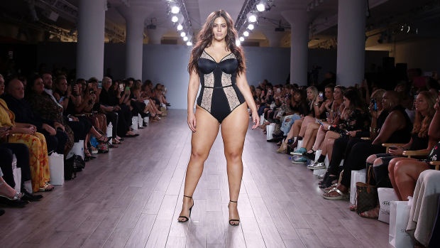 Loat mau beo dien bikini do bo san catwalk New York hinh anh