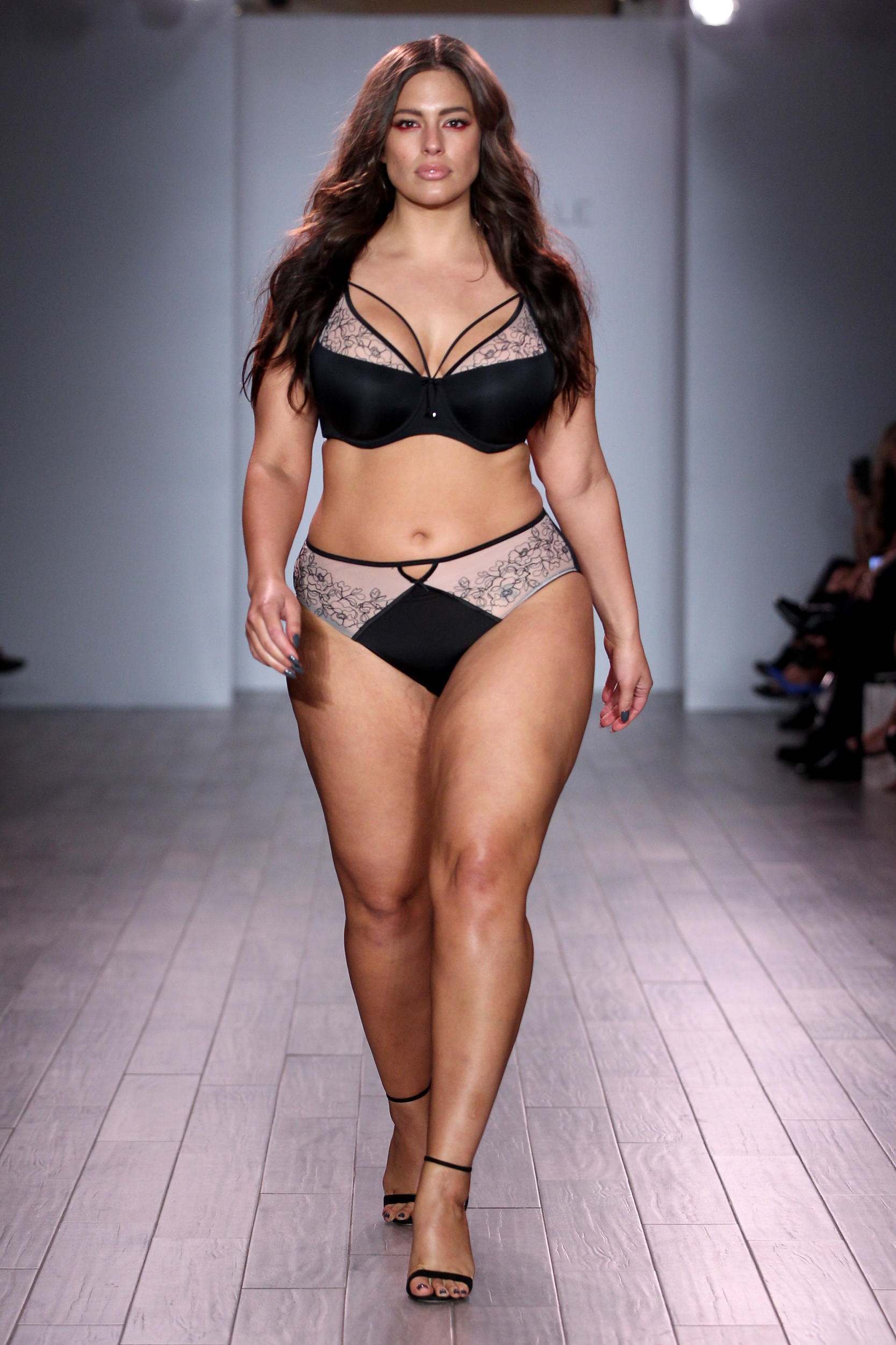 Loat mau beo bikini do bo san catwalk NYFW anh 1