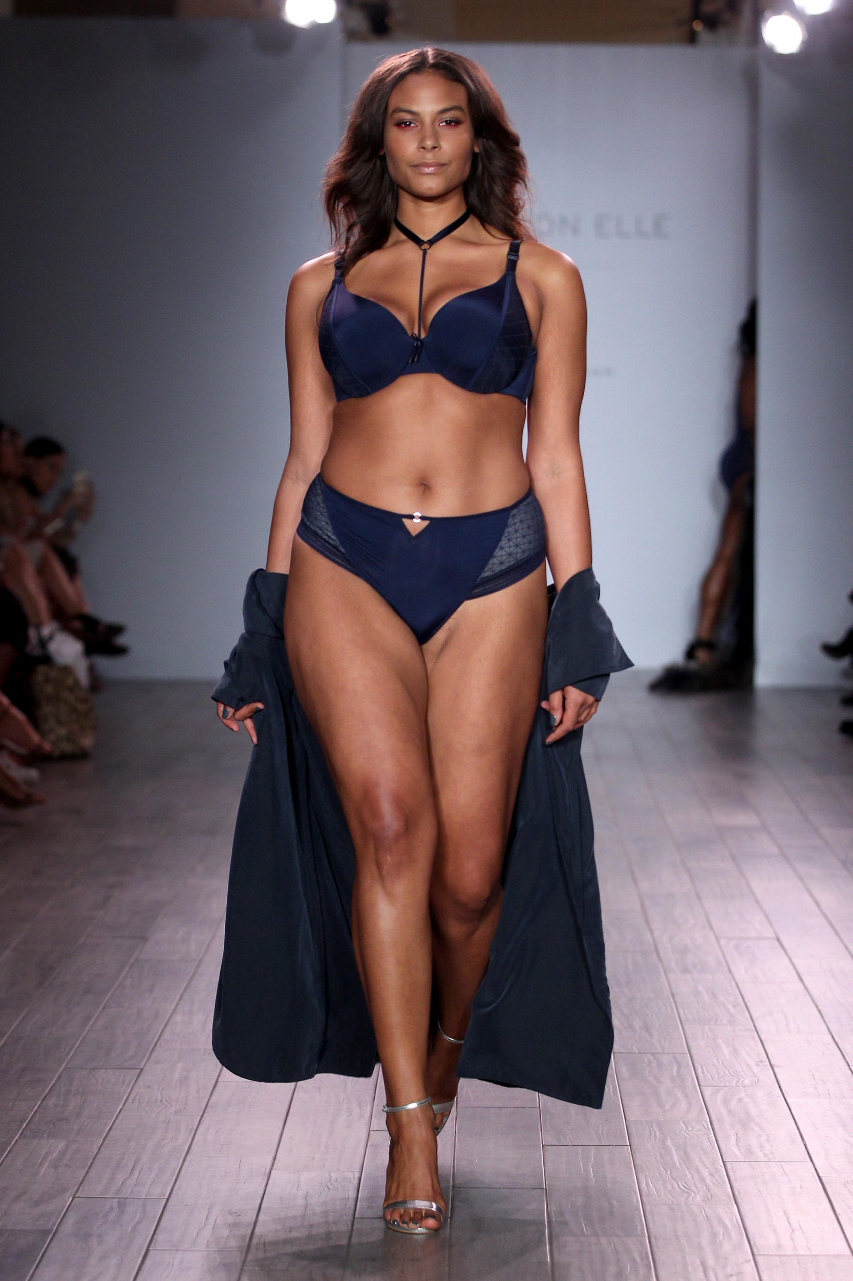 Loat mau beo bikini do bo san catwalk NYFW anh 3